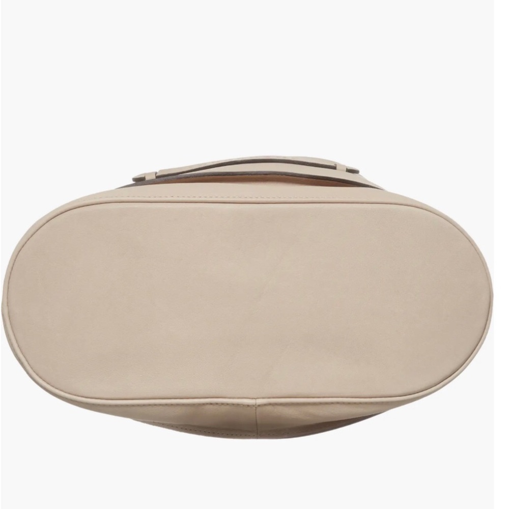 Longchamp 3d Leather Hobo
Bucket Bag NWOT - Picture 8 of 10